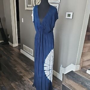 Chic Navy Tie-Dye Maxi Dress